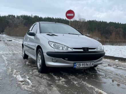 Пежо 206 2004 в Чернигове на Automoto.ua Серый Пежо 206, объемом двигателя 1.4 л и пробегом 210 тыс. км за 3300 $, фото 1 на Automoto.ua