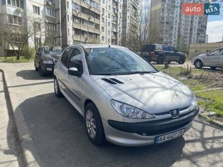 Сірий Пежо 206, об'ємом двигуна 1.4 л та пробігом 133 тис. км за 4700 $, фото 1 на Automoto.ua