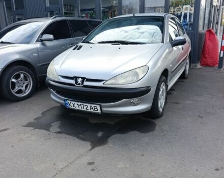 Серый Пежо 206, объемом двигателя 1.4 л и пробегом 255 тыс. км за 3500 $, фото 1 на Automoto.ua