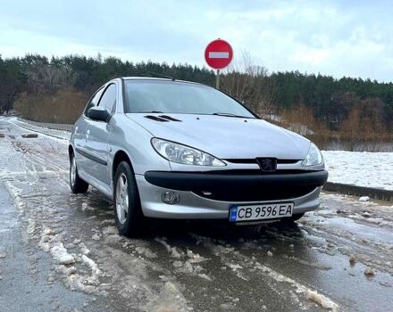Серый Пежо 206, объемом двигателя 1.4 л и пробегом 205 тыс. км за 3700 $, фото 1 на Automoto.ua