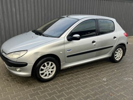 Сірий Пежо 206, об'ємом двигуна 1.4 л та пробігом 130 тис. км за 3000 $, фото 1 на Automoto.ua