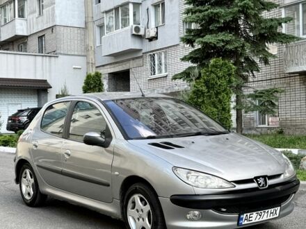 Пежо 206 2004 в Днепре (Днепропетровске) на Automoto.ua Серый Пежо 206, объемом двигателя 1.4 л и пробегом 300 тыс. км за 3500 $, фото 1 на Automoto.ua