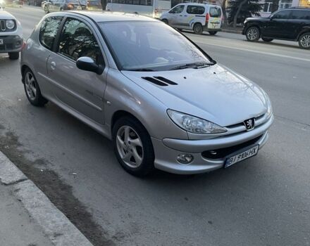 Серый Пежо 206, объемом двигателя 1.4 л и пробегом 178 тыс. км за 3500 $, фото 1 на Automoto.ua