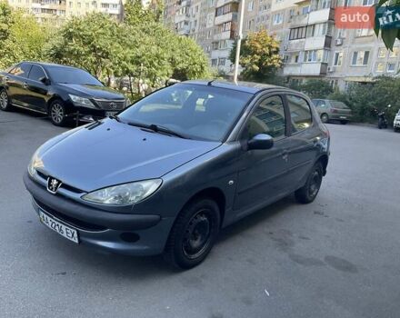 Серый Пежо 206, объемом двигателя 1.4 л и пробегом 110 тыс. км за 4500 $, фото 1 на Automoto.ua