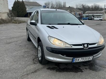 Сірий Пежо 206, об'ємом двигуна 1.4 л та пробігом 230 тис. км за 650 $, фото 1 на Automoto.ua