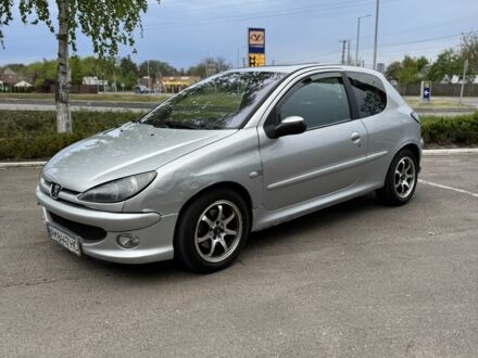 Пежо 206 2005 у Смеле на Automoto.ua Сірий Пежо 206, об'ємом двигуна 1.4 л та пробігом 176 тис. км за 2600 $, фото 1 на Automoto.ua