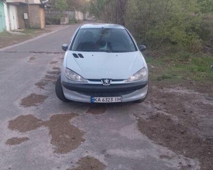 Серый Пежо 206, объемом двигателя 1.4 л и пробегом 280 тыс. км за 1750 $, фото 1 на Automoto.ua