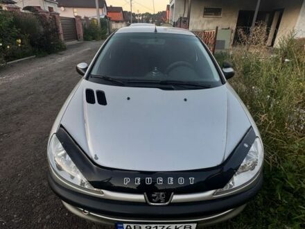 Сірий Пежо 206, об'ємом двигуна 1.4 л та пробігом 185 тис. км за 4000 $, фото 1 на Automoto.ua