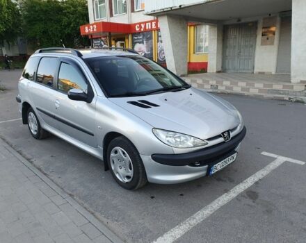 Серый Пежо 206, объемом двигателя 1.4 л и пробегом 302 тыс. км за 3600 $, фото 1 на Automoto.ua