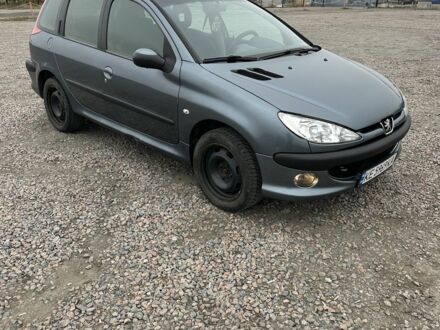 Серый Пежо 206, объемом двигателя 1.4 л и пробегом 209 тыс. км за 3700 $, фото 1 на Automoto.ua
