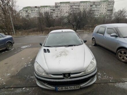 Сірий Пежо 206, об'ємом двигуна 1.4 л та пробігом 285 тис. км за 2000 $, фото 1 на Automoto.ua