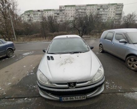 Серый Пежо 206, объемом двигателя 1.4 л и пробегом 285 тыс. км за 2000 $, фото 1 на Automoto.ua