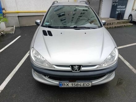 Пежо 206 2006 в Хмельницком на Automoto.ua Серый Пежо 206, объемом двигателя 1.4 л и пробегом 270 тыс. км за 3150 $, фото 1 на Automoto.ua