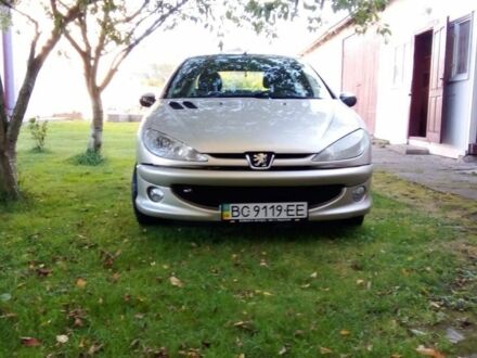 Сірий Пежо 206, об'ємом двигуна 1.4 л та пробігом 161 тис. км за 2900 $, фото 1 на Automoto.ua