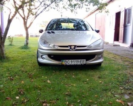 Сірий Пежо 206, об'ємом двигуна 1.4 л та пробігом 161 тис. км за 3200 $, фото 1 на Automoto.ua