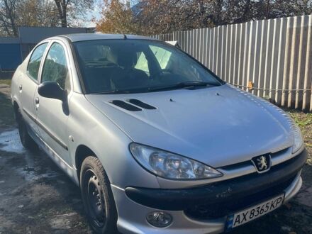 Серый Пежо 206, объемом двигателя 1.4 л и пробегом 150 тыс. км за 3500 $, фото 1 на Automoto.ua