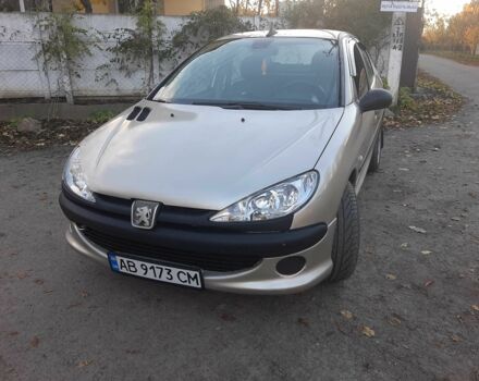 Серый Пежо 206, объемом двигателя 1.4 л и пробегом 250 тыс. км за 2650 $, фото 1 на Automoto.ua