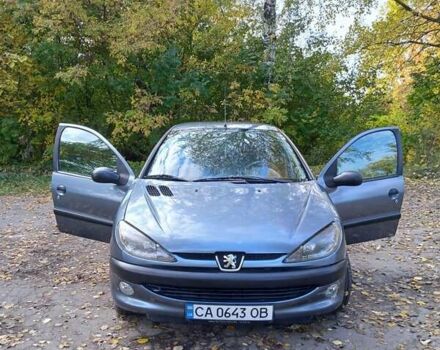 Сірий Пежо 206, об'ємом двигуна 1.36 л та пробігом 268 тис. км за 3000 $, фото 1 на Automoto.ua