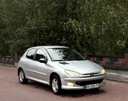 Сірий Пежо 206, об'ємом двигуна 1.4 л та пробігом 151 тис. км за 3250 $, фото 1 на Automoto.ua