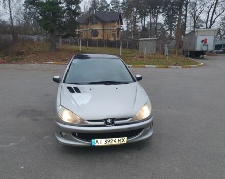 Сірий Пежо 206, об'ємом двигуна 1.4 л та пробігом 260 тис. км за 3000 $, фото 1 на Automoto.ua