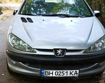 Серый Пежо 206, объемом двигателя 1.6 л и пробегом 144 тыс. км за 4400 $, фото 1 на Automoto.ua