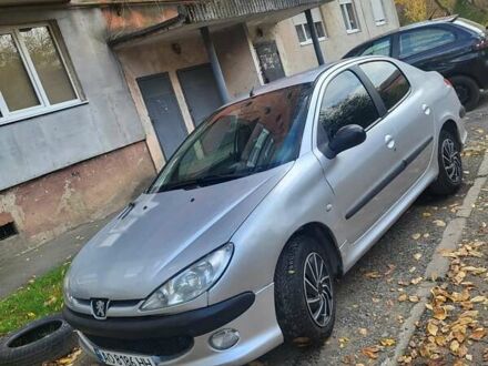 Сірий Пежо 206, об'ємом двигуна 1.4 л та пробігом 230 тис. км за 3500 $, фото 1 на Automoto.ua