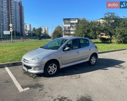 Серый Пежо 206, объемом двигателя 1.4 л и пробегом 235 тыс. км за 2900 $, фото 1 на Automoto.ua