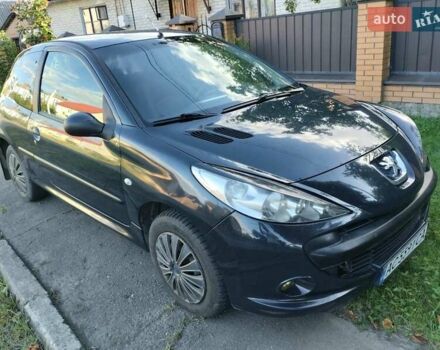 Сірий Пежо 206, об'ємом двигуна 1.12 л та пробігом 160 тис. км за 4200 $, фото 1 на Automoto.ua