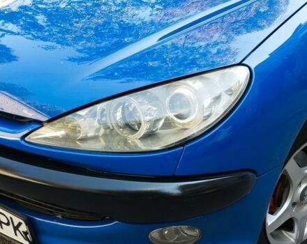 Синій Пежо 206, об'ємом двигуна 1.4 л та пробігом 240 тис. км за 3000 $, фото 1 на Automoto.ua