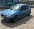 Синий Пежо 206, объемом двигателя 1.6 л и пробегом 300 тыс. км за 450 $, фото 1 на Automoto.ua