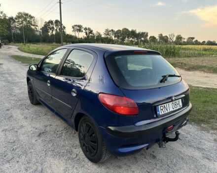 Синій Пежо 206, об'ємом двигуна 1.4 л та пробігом 200 тис. км за 1050 $, фото 8 на Automoto.ua