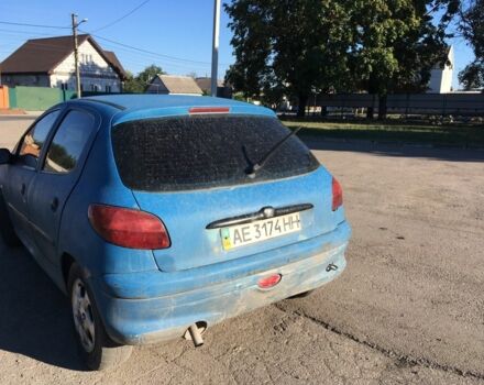 Синий Пежо 206, объемом двигателя 1.4 л и пробегом 271 тыс. км за 2700 $, фото 2 на Automoto.ua