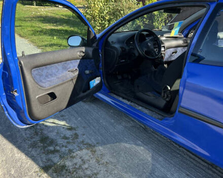 Синій Пежо 206, об'ємом двигуна 1.12 л та пробігом 195 тис. км за 3000 $, фото 4 на Automoto.ua