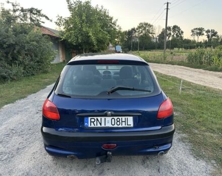 Синій Пежо 206, об'ємом двигуна 1.4 л та пробігом 200 тис. км за 1050 $, фото 7 на Automoto.ua