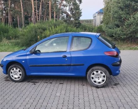 Синий Пежо 206, объемом двигателя 1.1 л и пробегом 240 тыс. км за 2500 $, фото 1 на Automoto.ua