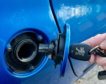 Синий Пежо 206, объемом двигателя 1.4 л и пробегом 133 тыс. км за 5500 $, фото 93 на Automoto.ua