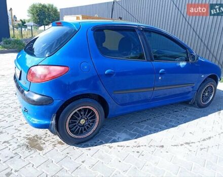 Синий Пежо 206, объемом двигателя 1.12 л и пробегом 203 тыс. км за 2500 $, фото 7 на Automoto.ua