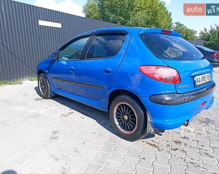 Синий Пежо 206, объемом двигателя 1.12 л и пробегом 203 тыс. км за 2500 $, фото 4 на Automoto.ua