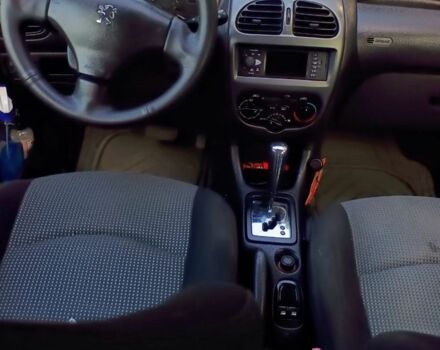 Синий Пежо 206, объемом двигателя 1.4 л и пробегом 200 тыс. км за 3500 $, фото 4 на Automoto.ua