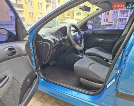 Синій Пежо 206, об'ємом двигуна 1.36 л та пробігом 226 тис. км за 3000 $, фото 11 на Automoto.ua