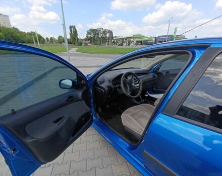 Синий Пежо 206, объемом двигателя 1.4 л и пробегом 175 тыс. км за 3200 $, фото 6 на Automoto.ua
