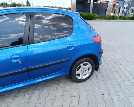 Синий Пежо 206, объемом двигателя 1.4 л и пробегом 175 тыс. км за 3200 $, фото 2 на Automoto.ua