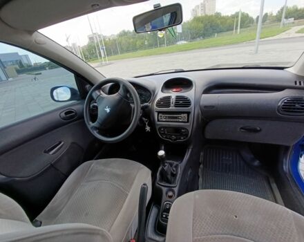 Синий Пежо 206, объемом двигателя 1.4 л и пробегом 175 тыс. км за 3200 $, фото 5 на Automoto.ua