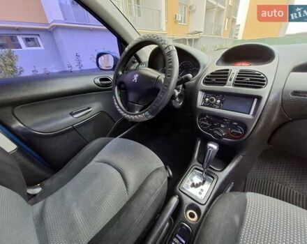Синій Пежо 206, об'ємом двигуна 1.36 л та пробігом 226 тис. км за 3000 $, фото 15 на Automoto.ua