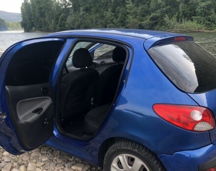 Синий Пежо 206, объемом двигателя 1.4 л и пробегом 2 тыс. км за 3999 $, фото 3 на Automoto.ua