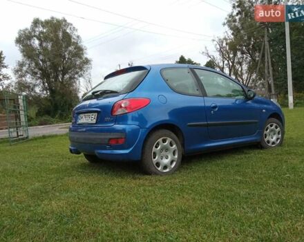 Синий Пежо 206, объемом двигателя 1.4 л и пробегом 200 тыс. км за 4200 $, фото 2 на Automoto.ua