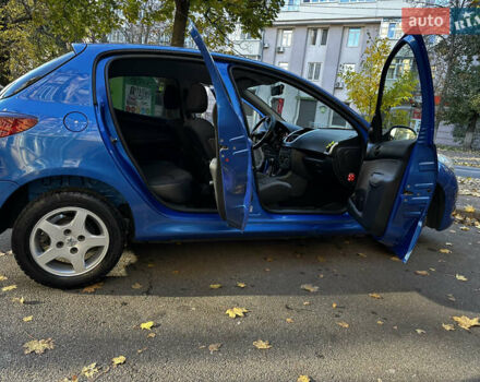 Синій Пежо 206, об'ємом двигуна 1.12 л та пробігом 178 тис. км за 4400 $, фото 6 на Automoto.ua