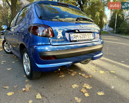 Синій Пежо 206, об'ємом двигуна 1.12 л та пробігом 178 тис. км за 4400 $, фото 8 на Automoto.ua