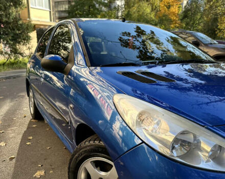 Синій Пежо 206, об'ємом двигуна 1.12 л та пробігом 178 тис. км за 4400 $, фото 1 на Automoto.ua