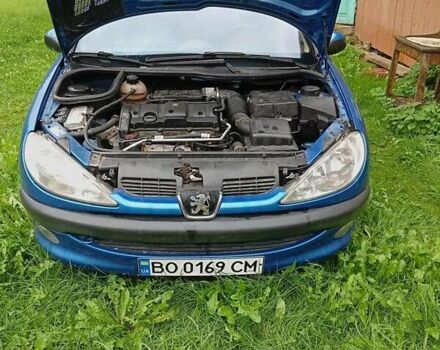 Синий Пежо 206, объемом двигателя 1.6 л и пробегом 215 тыс. км за 3300 $, фото 1 на Automoto.ua